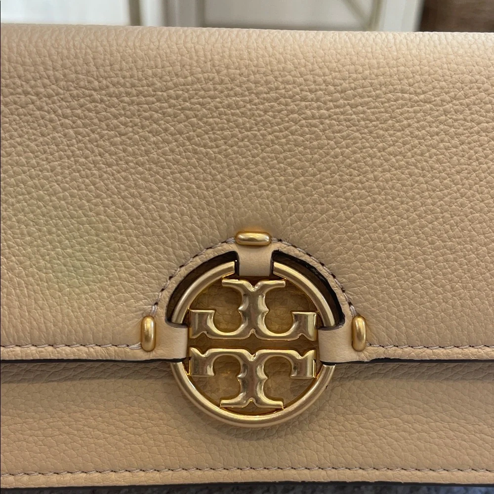 NWT Tory Burch Miller Wallet Crossbody in Vanilla Soft Serve - Picture 2 of 7